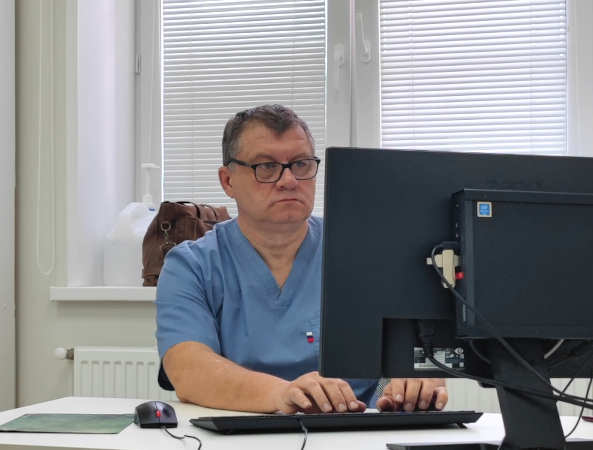 Доктор на работе.