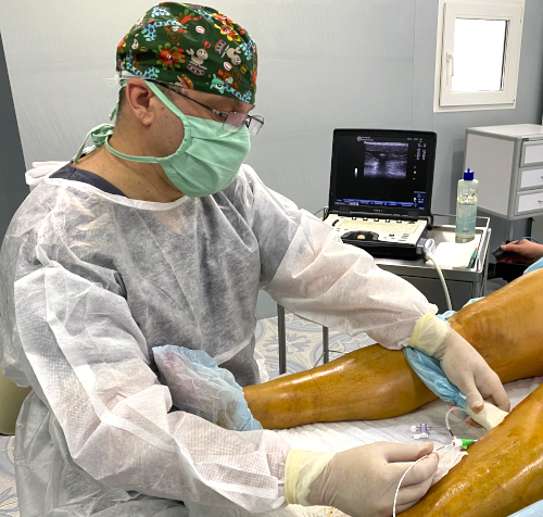 доктор на операции